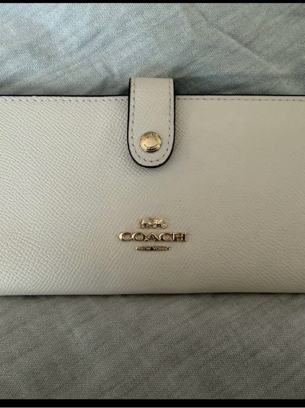 Coach CH410 Crossgrain Slim Wallet Chalk Leather Snap Closure NWT
